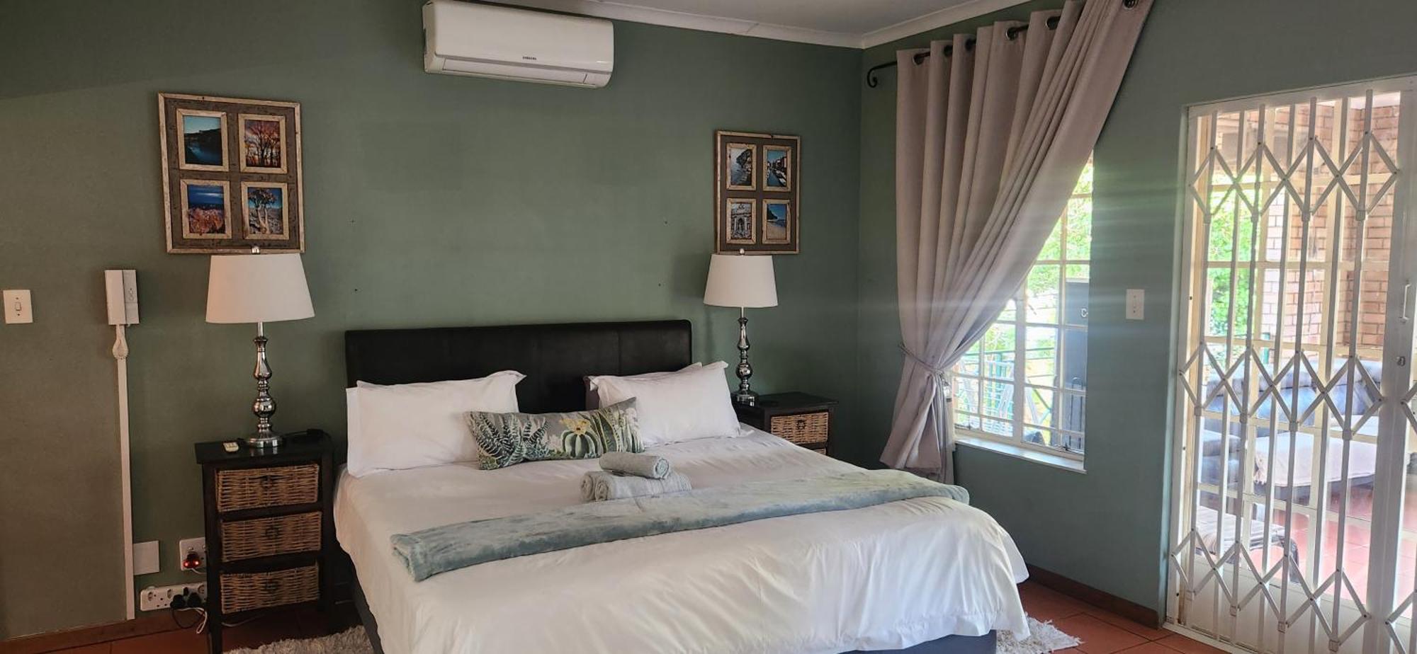 Mahogany Guesthouse ネルスプロイト エクステリア 写真